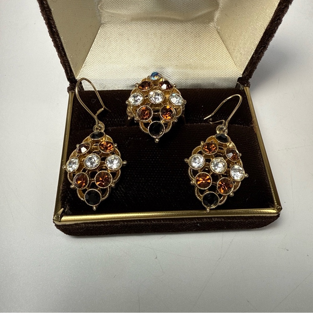 Sarah Coventry Gold and Amber rhinestone Earrings